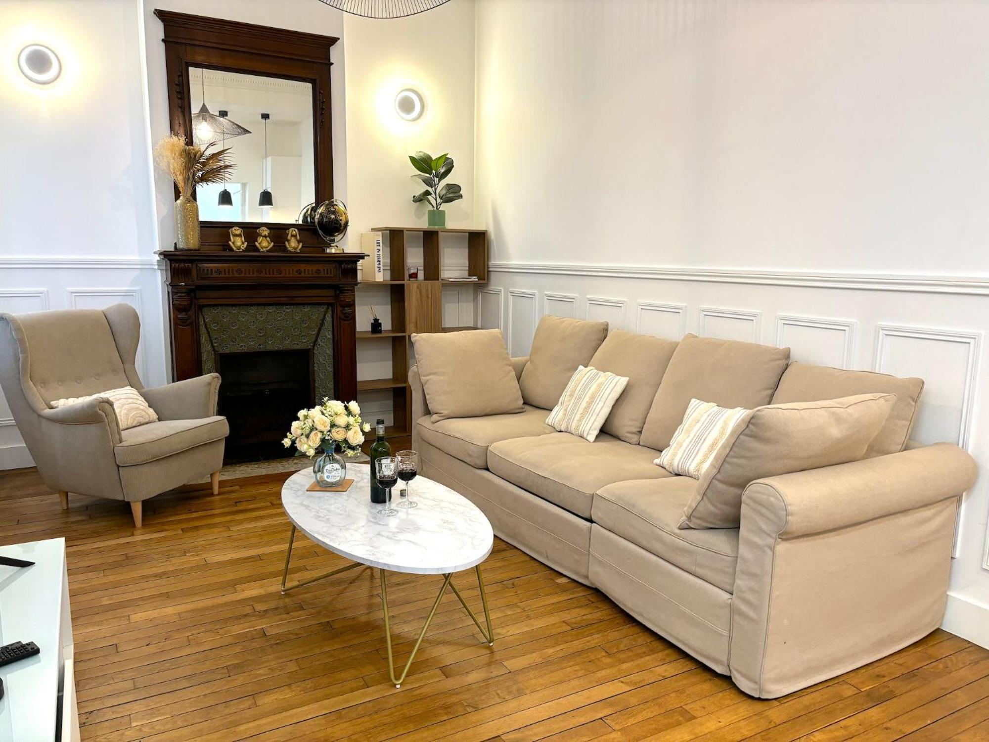 Apartment Moliteuil Paris